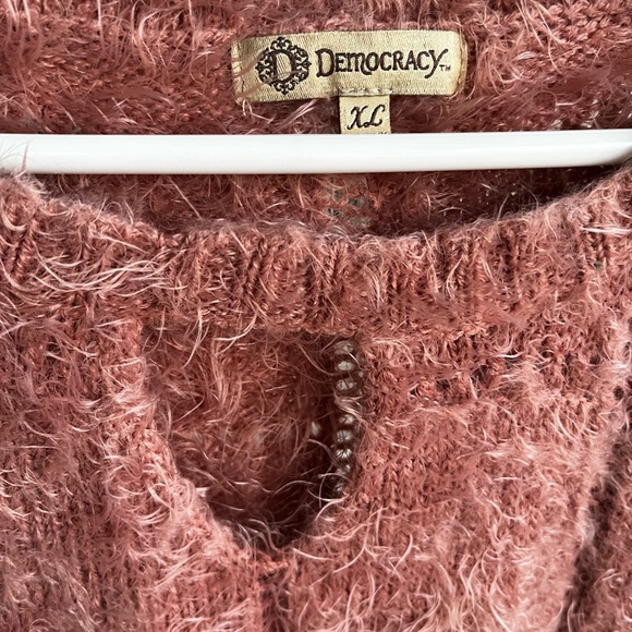 Democracy womens sweater xl pink soft fuzzy - Picture 2 of 4